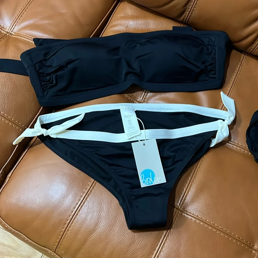 Boden bikini swim bottom.Sz 12 . Black & white. D23